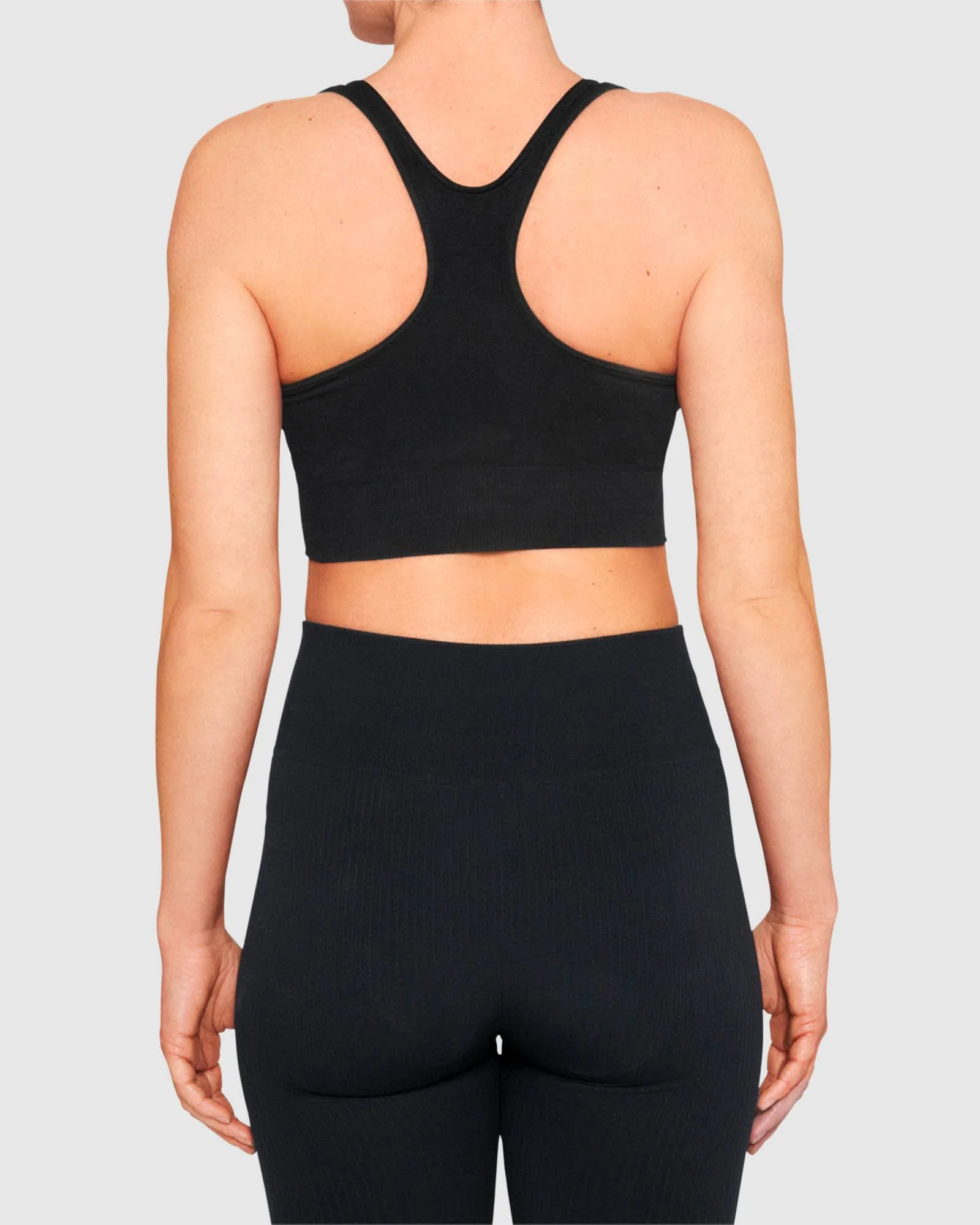 Softwear Set: Jill Bike Shorts & Wilma Soft Bra - Image 4